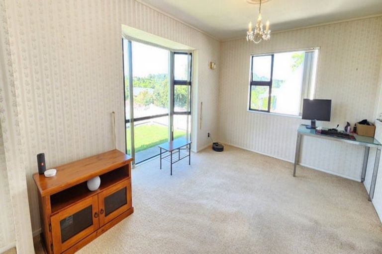 Photo of property in 11 Te Ngaere Place, Merrilands, New Plymouth, 4312