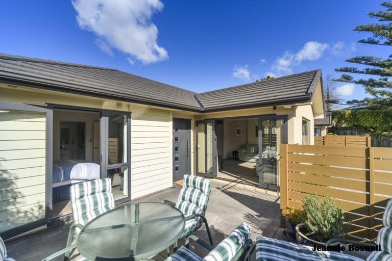 Photo of property in 5 Virtue Place, Hokowhitu, Palmerston North, 4410