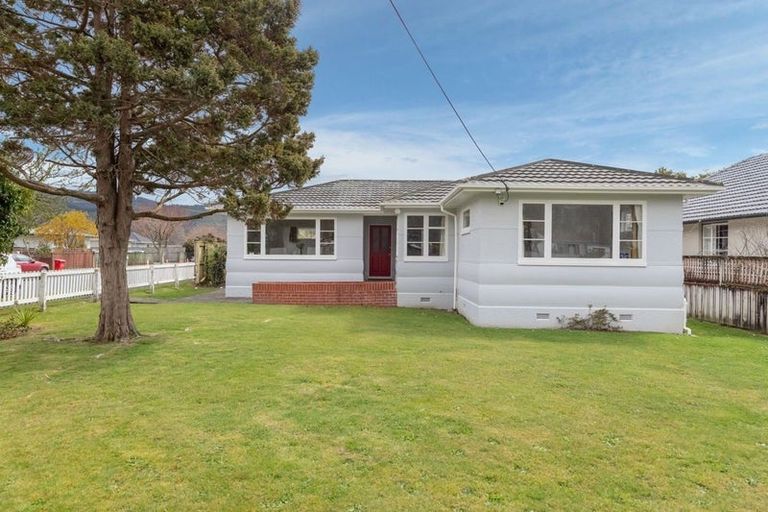 Photo of property in 33 John Street, Trentham, Upper Hutt, 5018