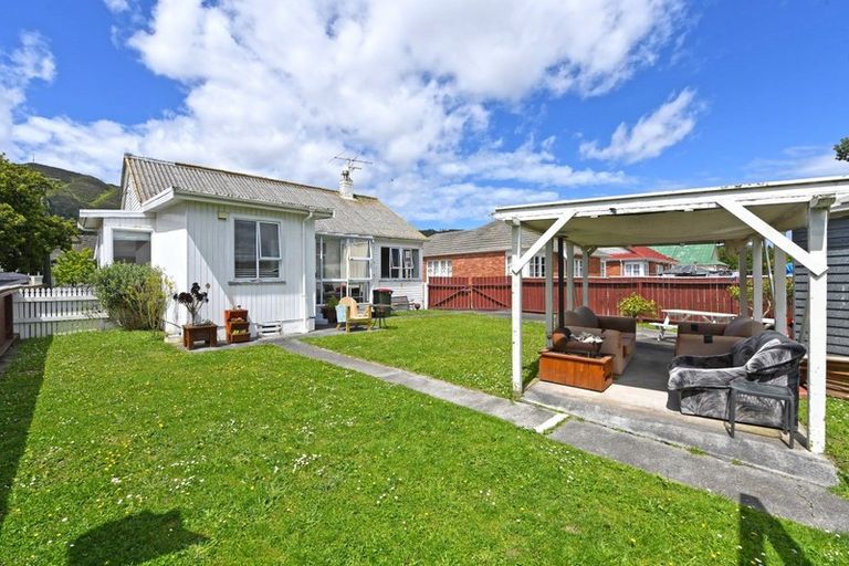 Photo of property in 47 Shearer Crescent, Naenae, Lower Hutt, 5011