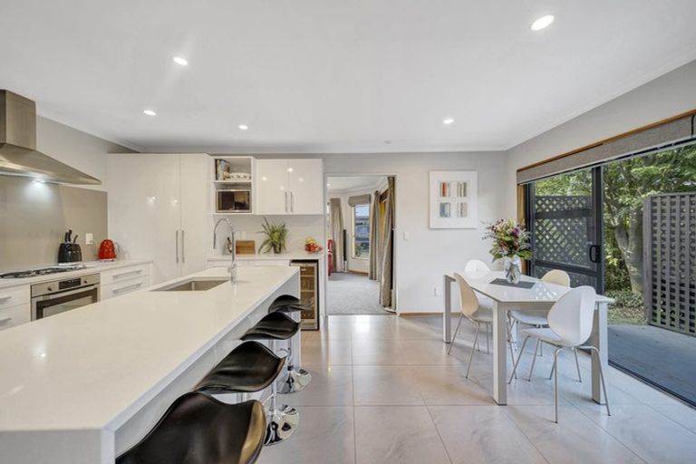 Photo of property in 18 Vanderbilt Place, Halswell, Christchurch, 8025