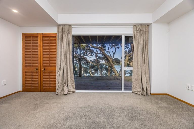 Photo of property in 74 Queen Street, Northcote Point, Auckland, 0627