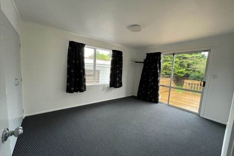 Photo of property in 24 Becker Drive, Weymouth, Auckland, 2103