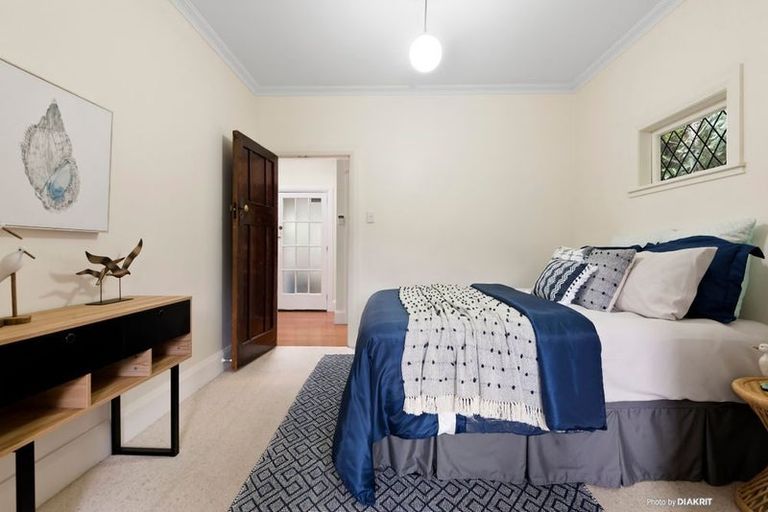 Photo of property in 54 Moana Road, Kelburn, Wellington, 6012