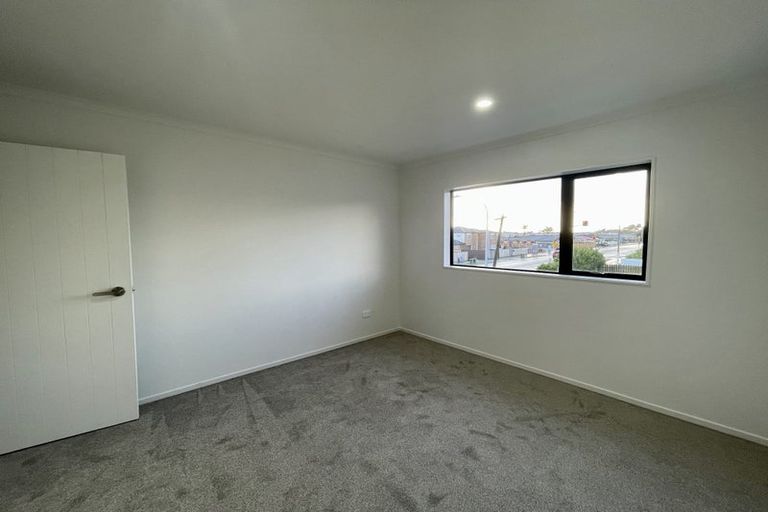 Photo of property in 65c Manuroa Road, Takanini, 2112