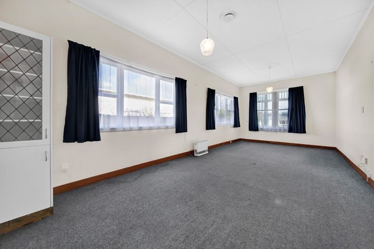 Photo of property in 10 Burns Street, Hawera, 4610