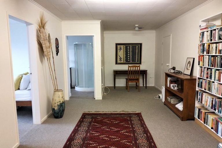 Photo of property in 10 Paparata Street, Karori, Wellington, 6012