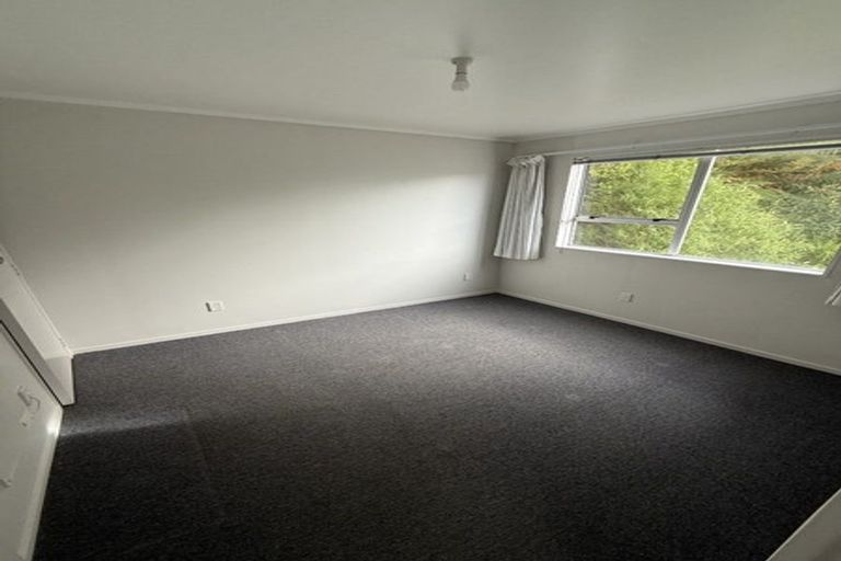 Photo of property in 163b Miromiro Road, Normandale, Lower Hutt, 5010