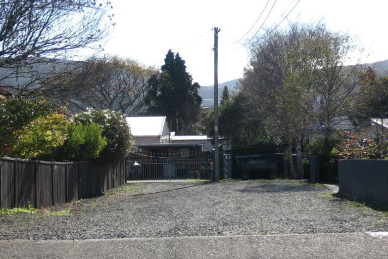 Photo of property in 9 Kairimu Street, Stokes Valley, Lower Hutt, 5019