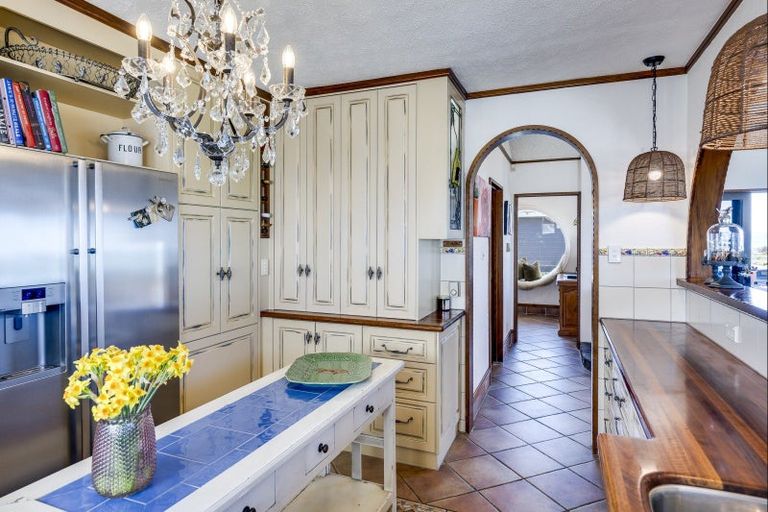 Photo of property in 74 Le Quesne Road, Bay View, Napier, 4104