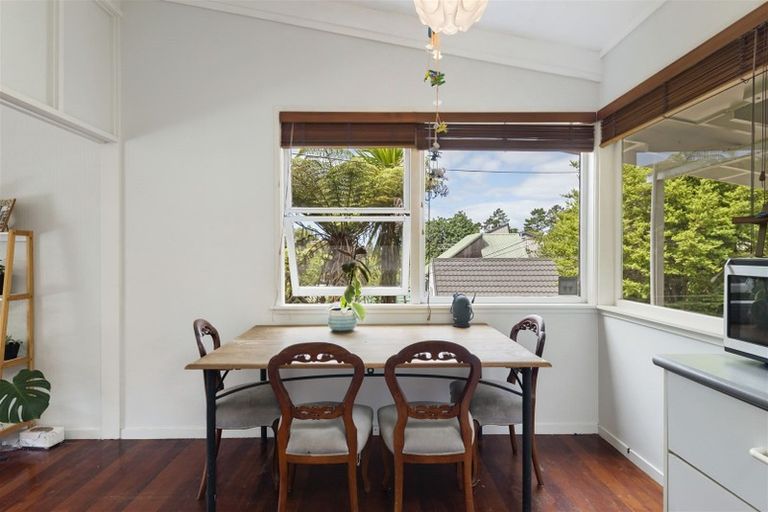 Photo of property in 62 Braemar Road, Castor Bay, Auckland, 0620
