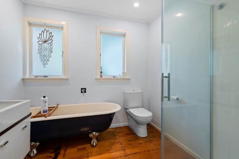 Photo of property in 28 Alexander Avenue, Torbay, Auckland, 0630