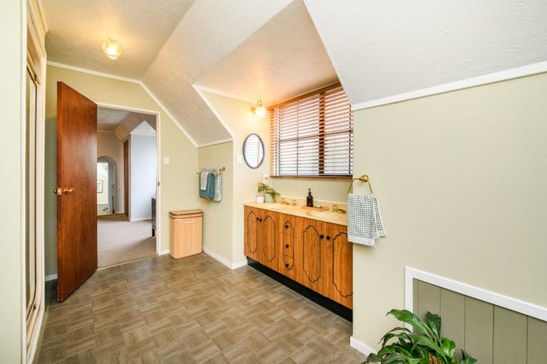 Photo of property in 8 Mcarthur Street, Terrace End, Palmerston North, 4410
