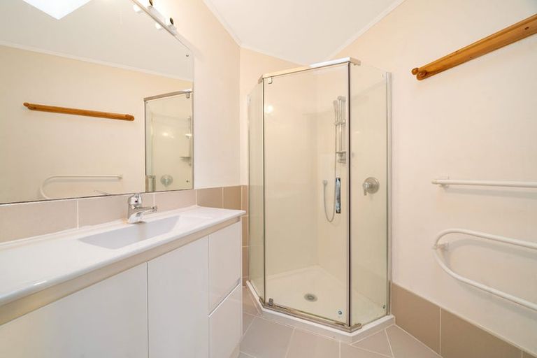 Photo of property in 12 Palmer Avenue, Glen Eden, Auckland, 0602