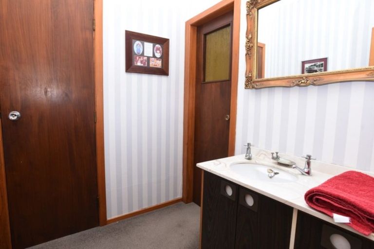 Photo of property in 32 Mary Street, Winton, 9720