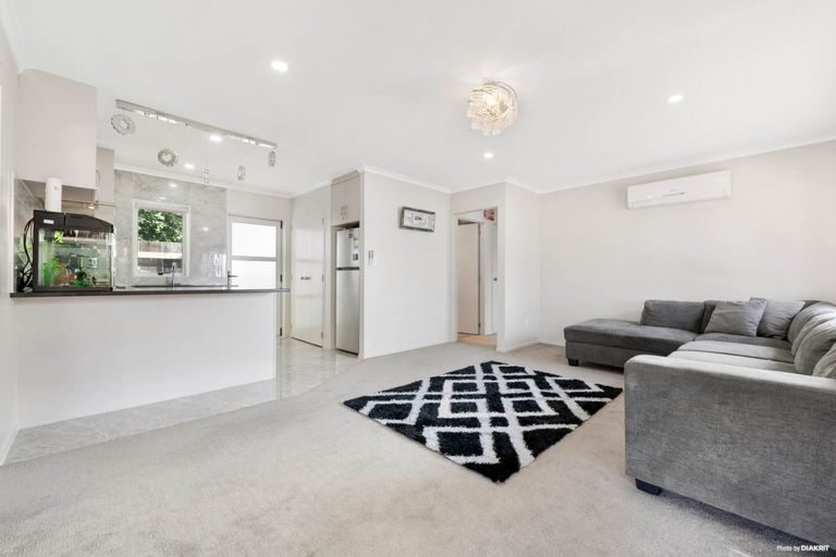 Photo of property in 49 Robertson Road, Favona, Auckland, 2024