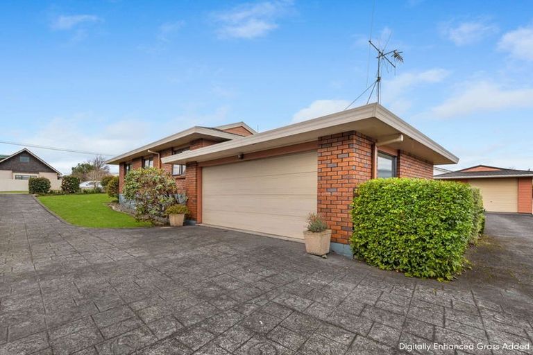 Photo of property in 5 Wanganui Road, Marton, 4710