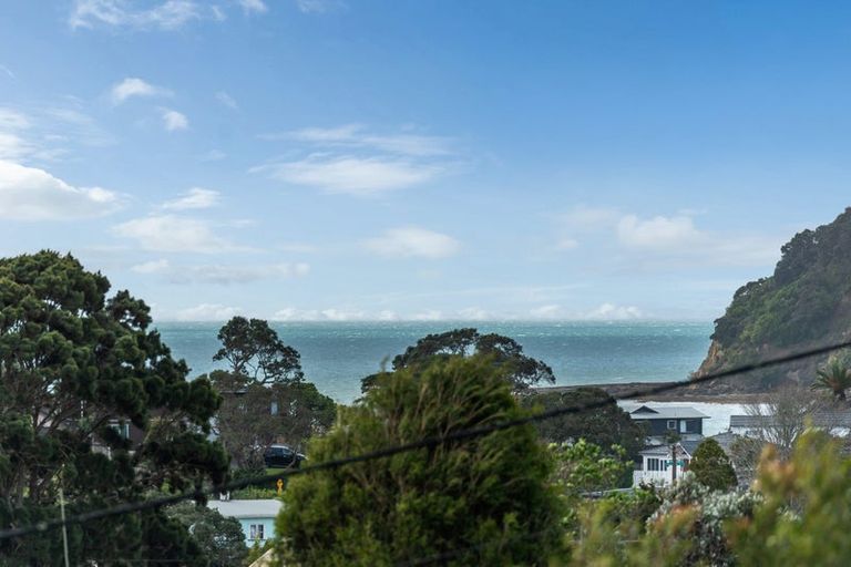Photo of property in 5 Holiday Road, Stanmore Bay, Whangaparaoa, 0932