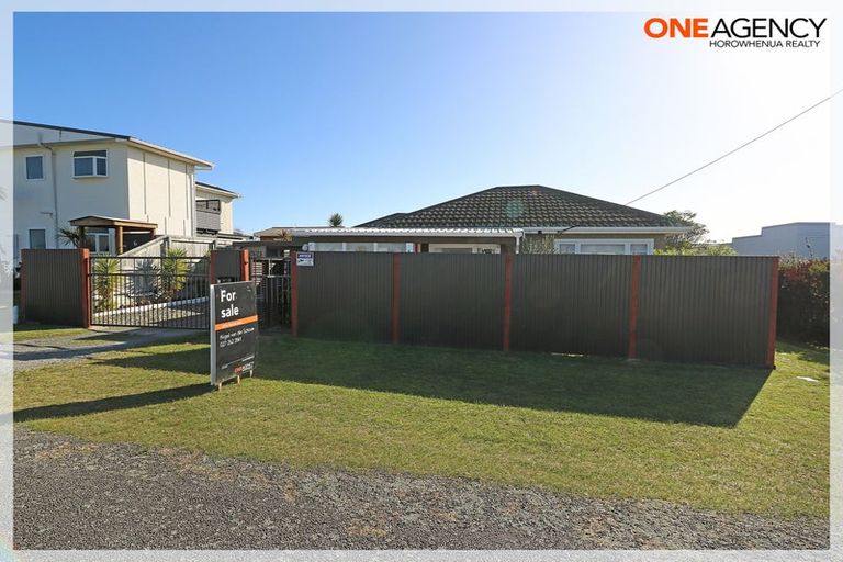 Photo of property in 8 Huia Street, Foxton Beach, Foxton, 4815