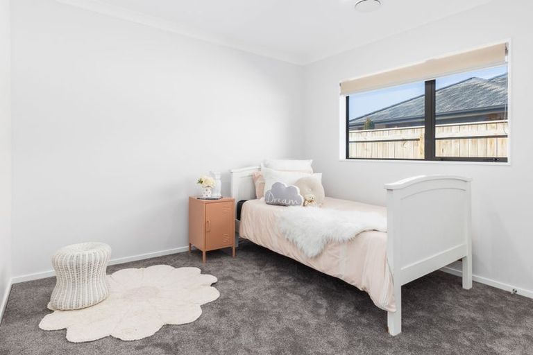 Photo of property in 12 Hulme Way, Raumati Beach, Paraparaumu, 5032