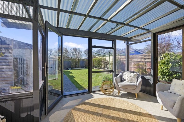 Photo of property in 46 Frensham Crescent, Woolston, Christchurch, 8062