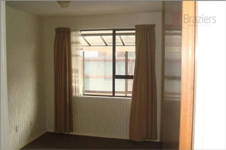 Photo of property in 1/154 Sawyers Arms Road, Northcote, Christchurch, 8052