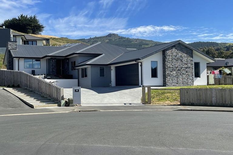 Photo of property in 11 Glendermid Close, Sawyers Bay, Port Chalmers, 9023
