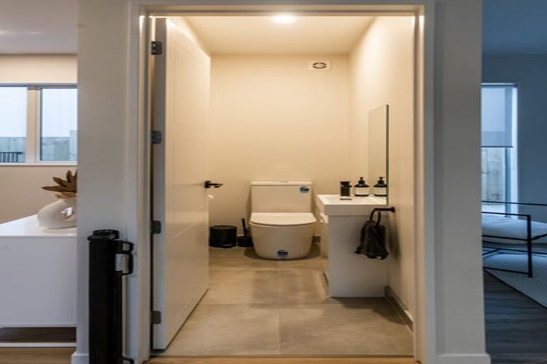 Photo of property in 35 Pohewa Road, Silverdale, 0932