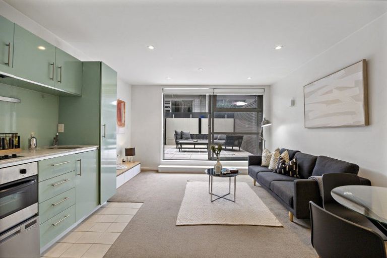 Photo of property in 2r/80 Richmond Road, Grey Lynn, Auckland, 1021