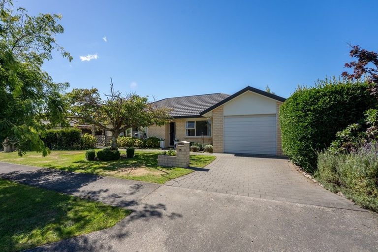 Photo of property in 5a Hemi Street, Waikanae, 5036
