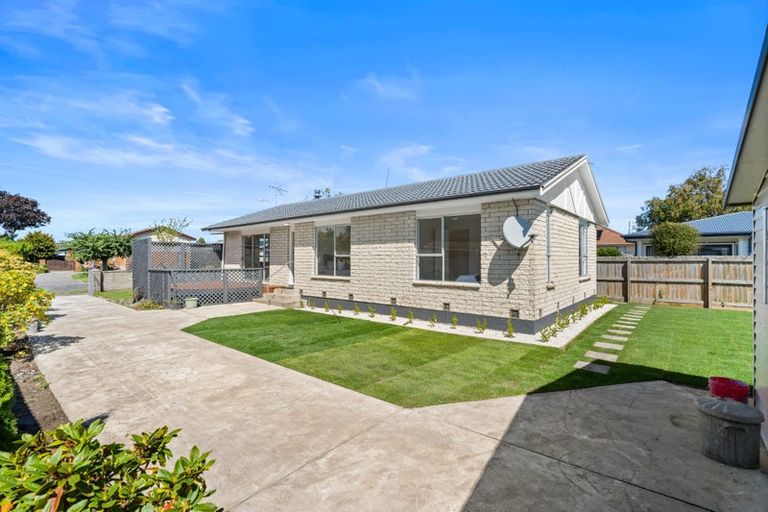Photo of property in 31 Denniston Crescent, Redwood, Christchurch, 8051