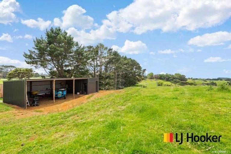 Photo of property in 35 Awhitu Central Road, Awhitu, 2684