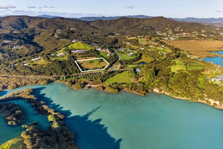 Photo of property in 3 Te Akau Drive, Russell, 0272