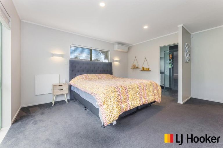 Photo of property in 62 Tington Avenue, Wattle Downs, Auckland, 2103