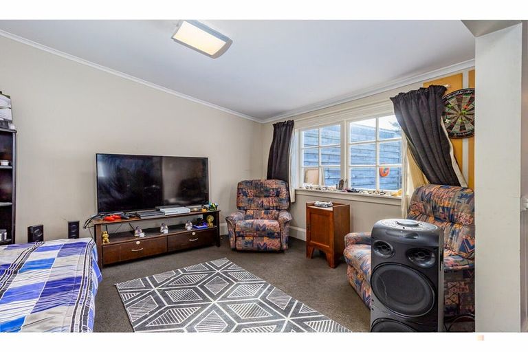 Photo of property in 22 Memorial Avenue, Parkside, Timaru, 7910