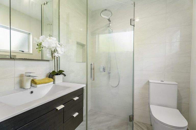 Photo of property in 2/185a Manuka Road, Bayview, Auckland, 0629