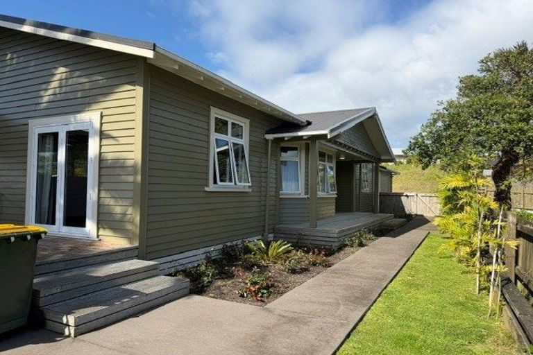 Photo of property in 27 Atiawa Street, Glen Avon, New Plymouth, 4312