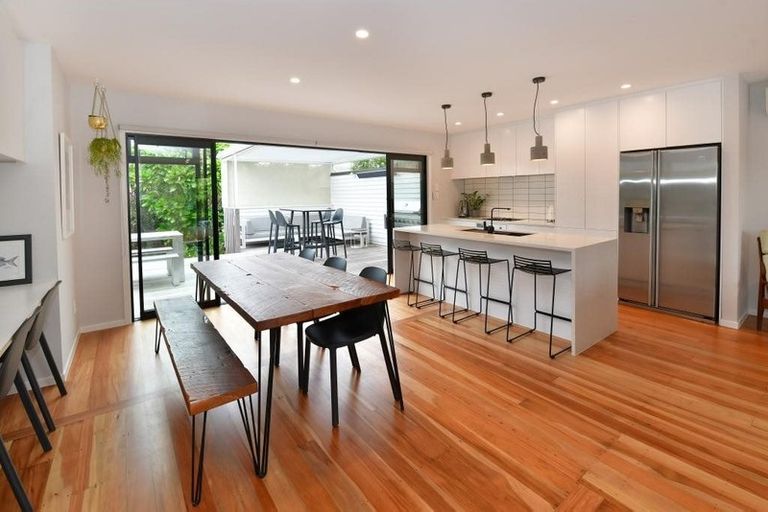 Photo of property in 1/49 Roseberry Avenue, Birkenhead, Auckland, 0626