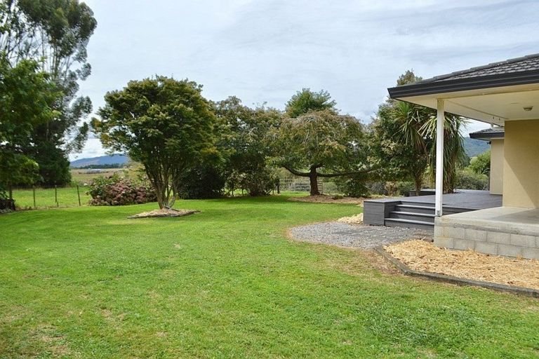 Photo of property in 297 Kuku Road East, Kuku, Levin, 5570