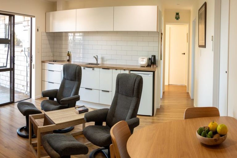 Photo of property in 31 Tiverton Crescent, Whalers Gate, New Plymouth, 4310