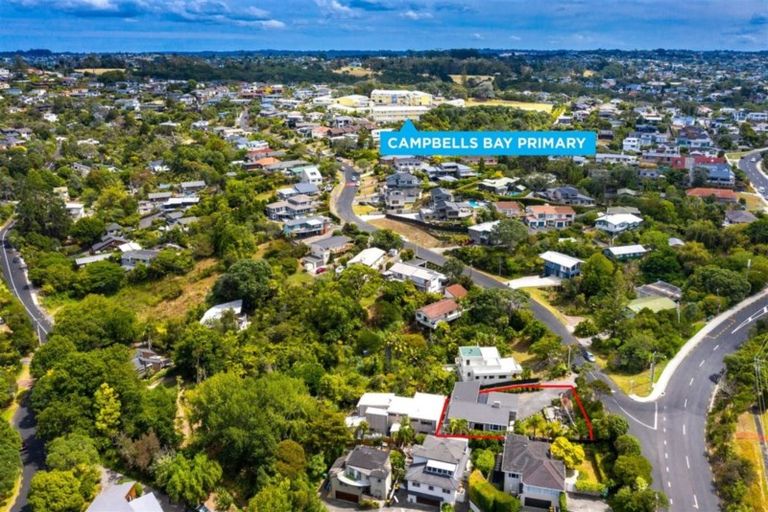 Photo of property in 2 Peter Terrace, Castor Bay, Auckland, 0620