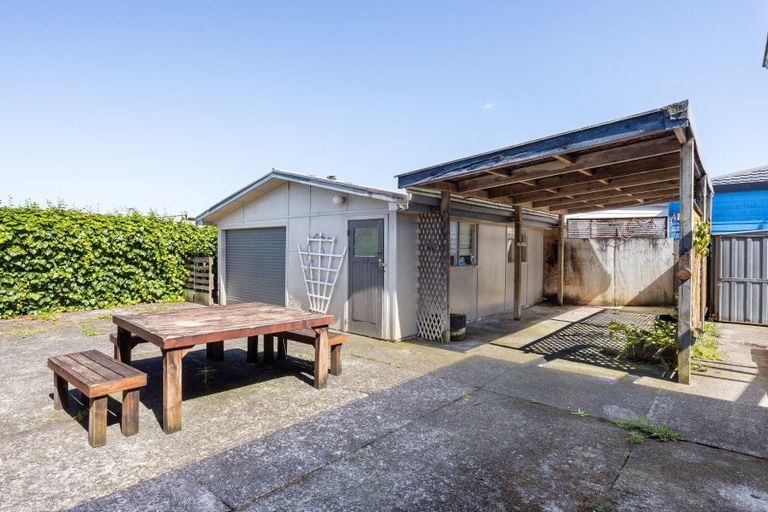 Photo of property in 16 Mahana Road, St Andrews, Hamilton, 3200