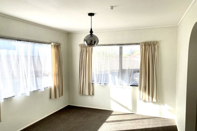 Photo of property in 1/27 Weetman Drive, Browns Bay, Auckland, 0630
