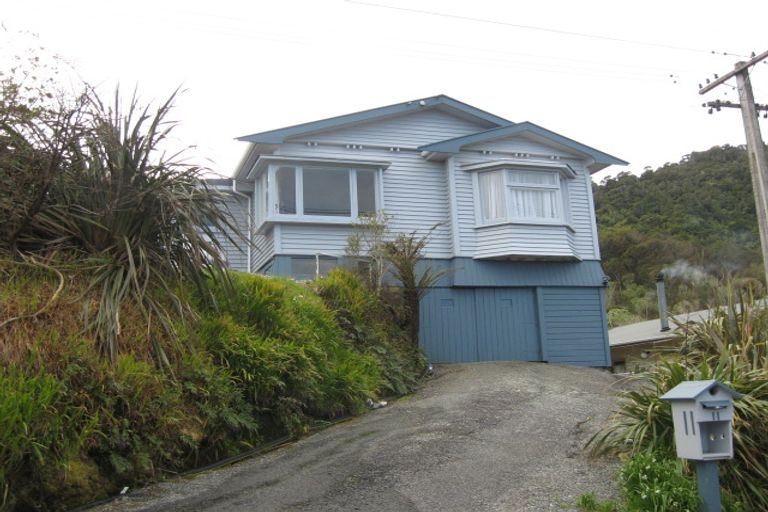 Photo of property in 11 Ashmore Avenue, Cobden, Greymouth, 7802