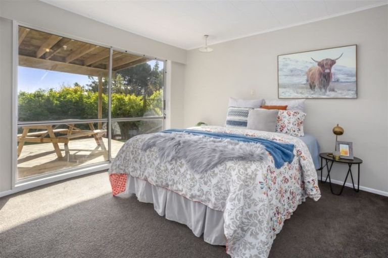 Photo of property in 40 Ernest Street, Ranui, Porirua, 5024