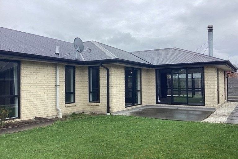 Photo of property in 12 Ridgeway Avenue, Rolleston, 7615