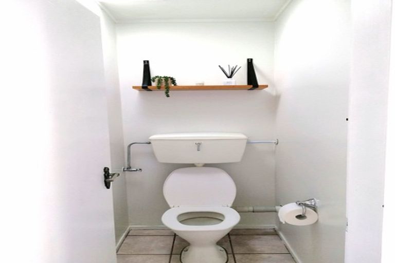 Photo of property in 2 Jasons Place, Churton Park, Wellington, 6037