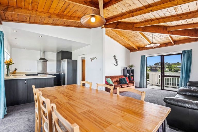 Photo of property in 9 Hall Road, Pataua North, Whangarei, 0175