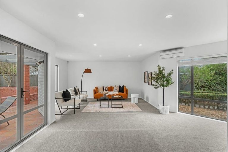 Photo of property in 15 Parkham Drive, Burnside, Christchurch, 8053