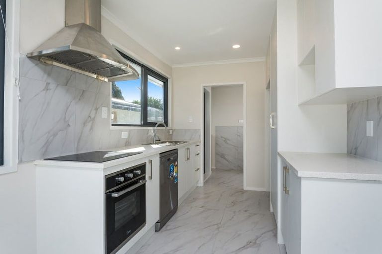 Photo of property in 156 Sunnynook Road, Sunnynook, Auckland, 0620